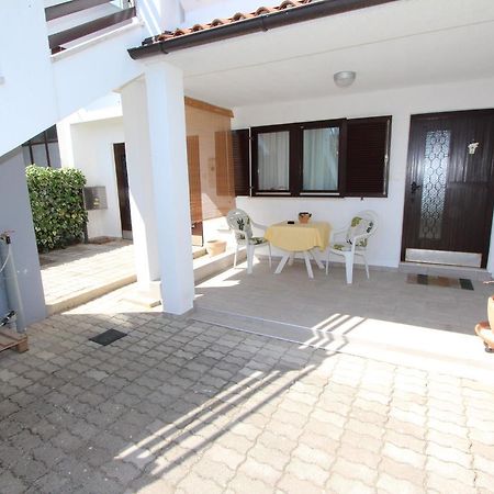 Apartment Irena Pula Bagian luar foto