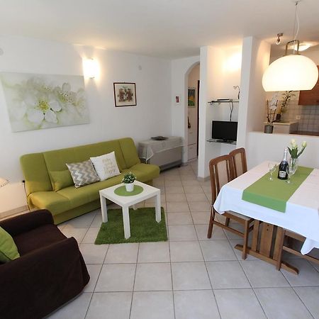 Apartment Irena Pula Bagian luar foto