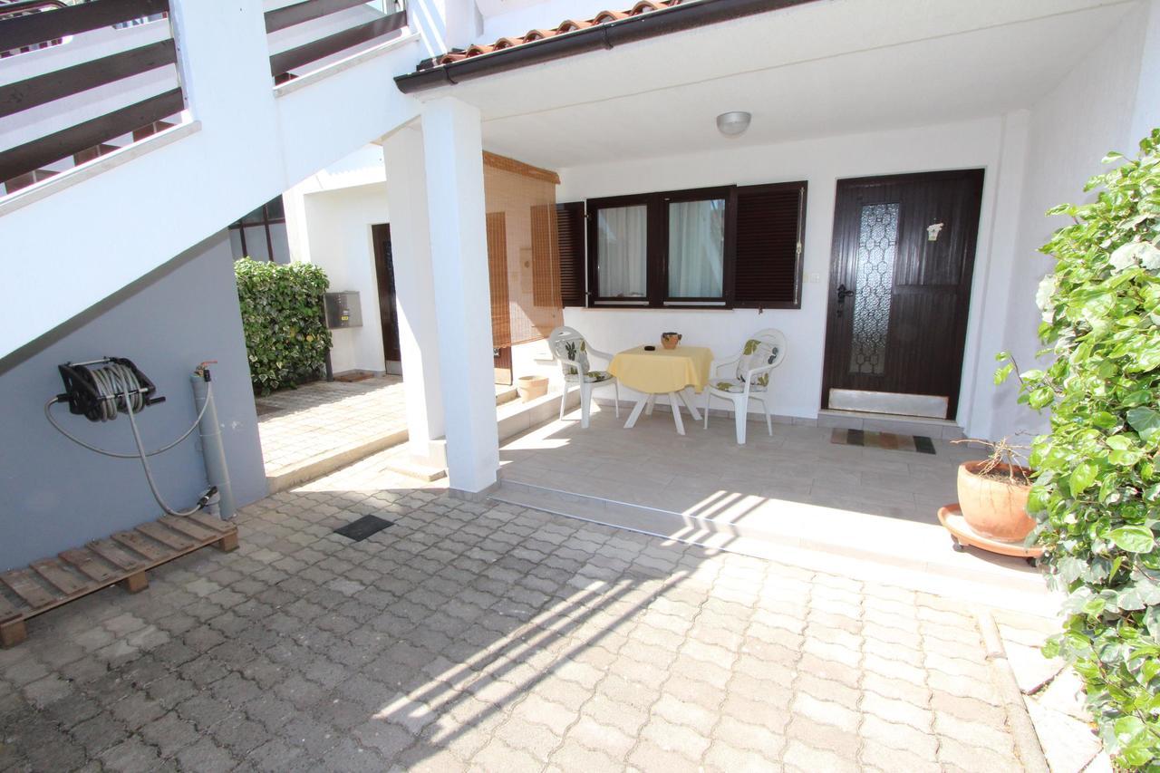 Apartment Irena Pula Bagian luar foto