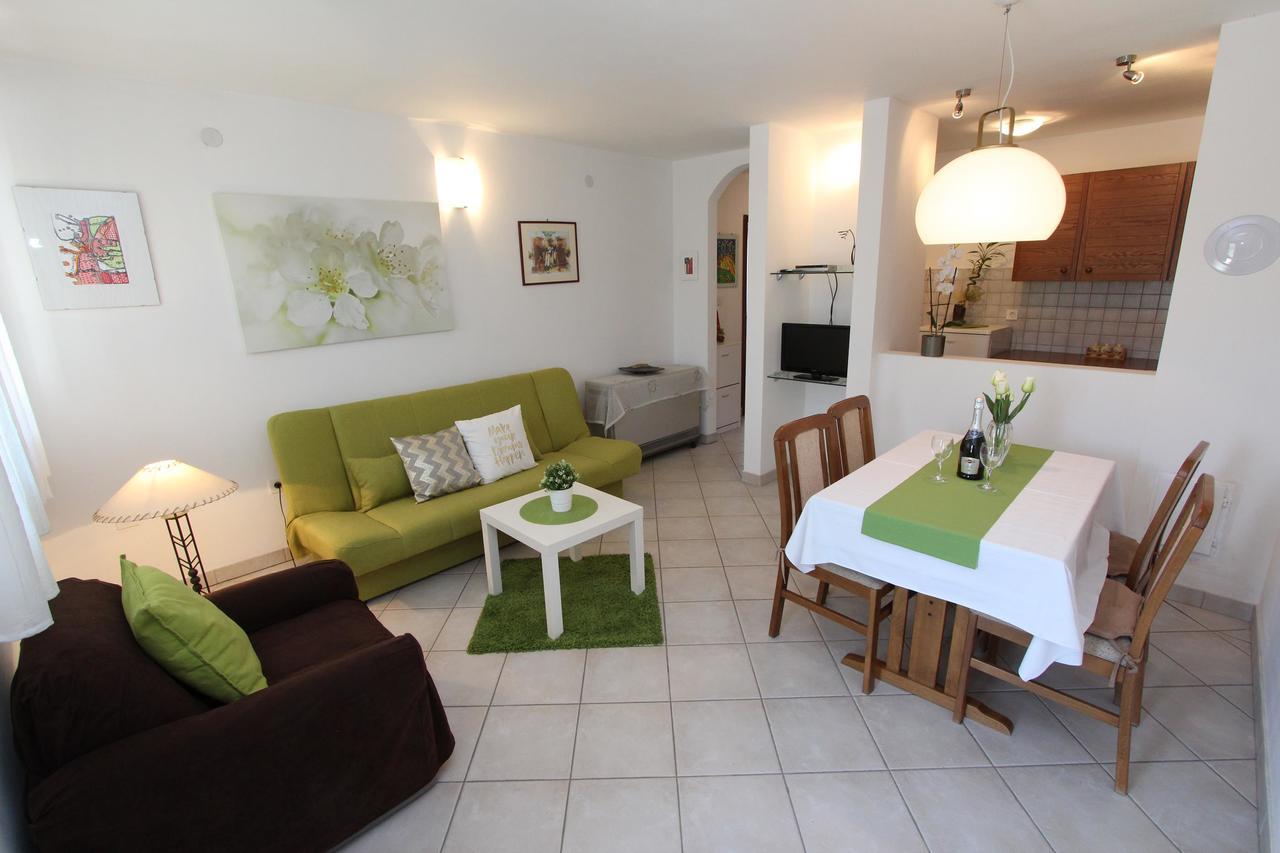 Apartment Irena Pula Bagian luar foto