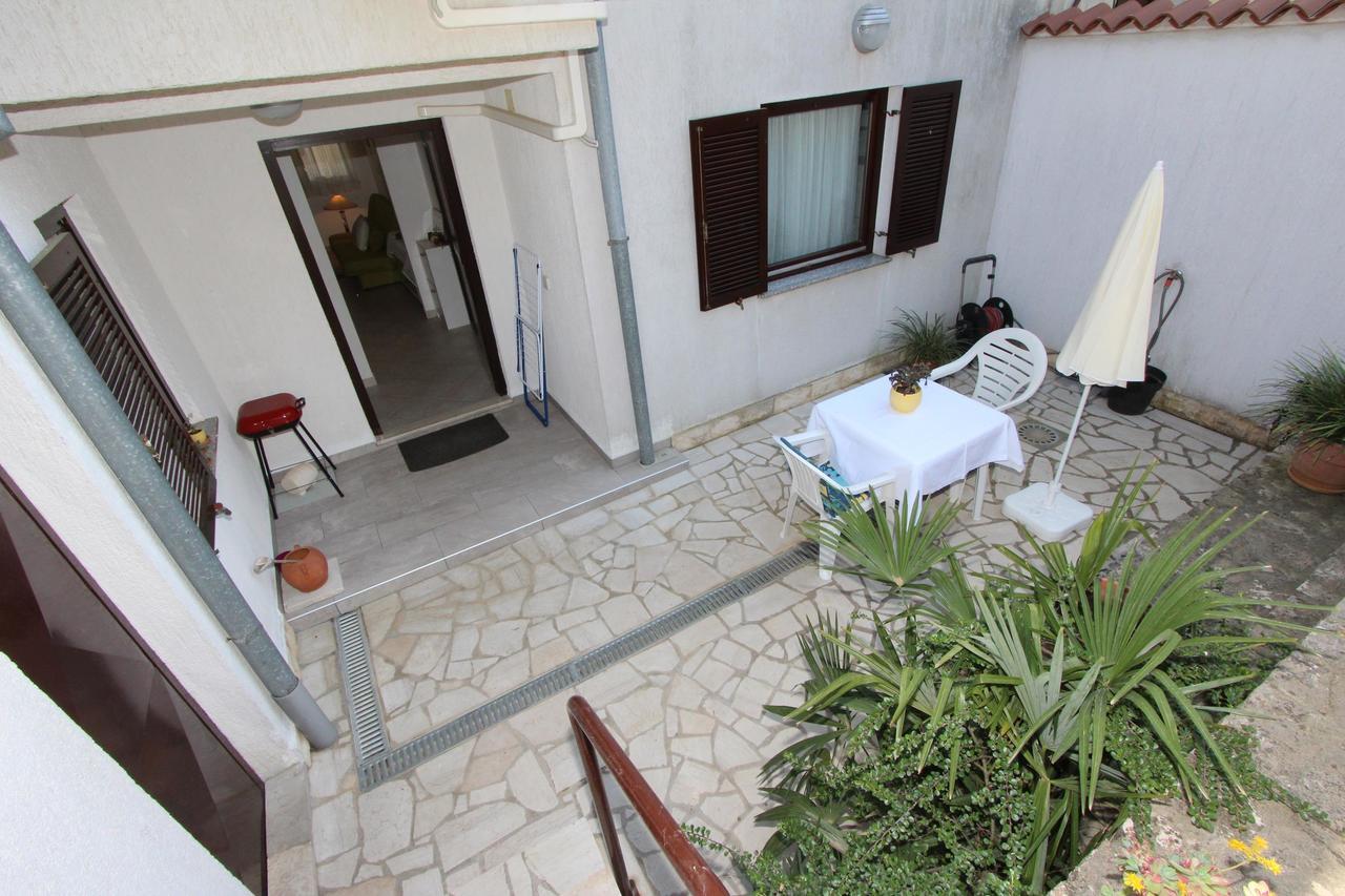 Apartment Irena Pula Bagian luar foto