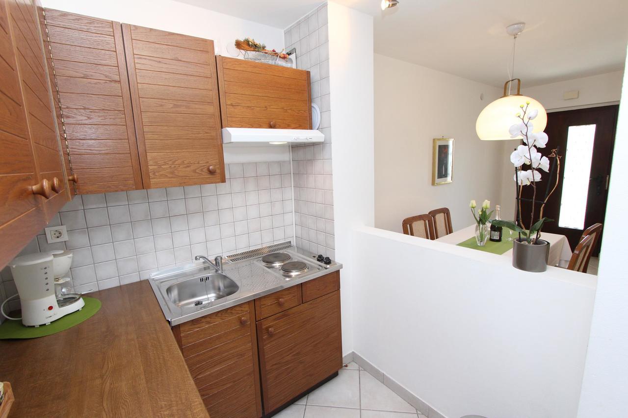 Apartment Irena Pula Bagian luar foto