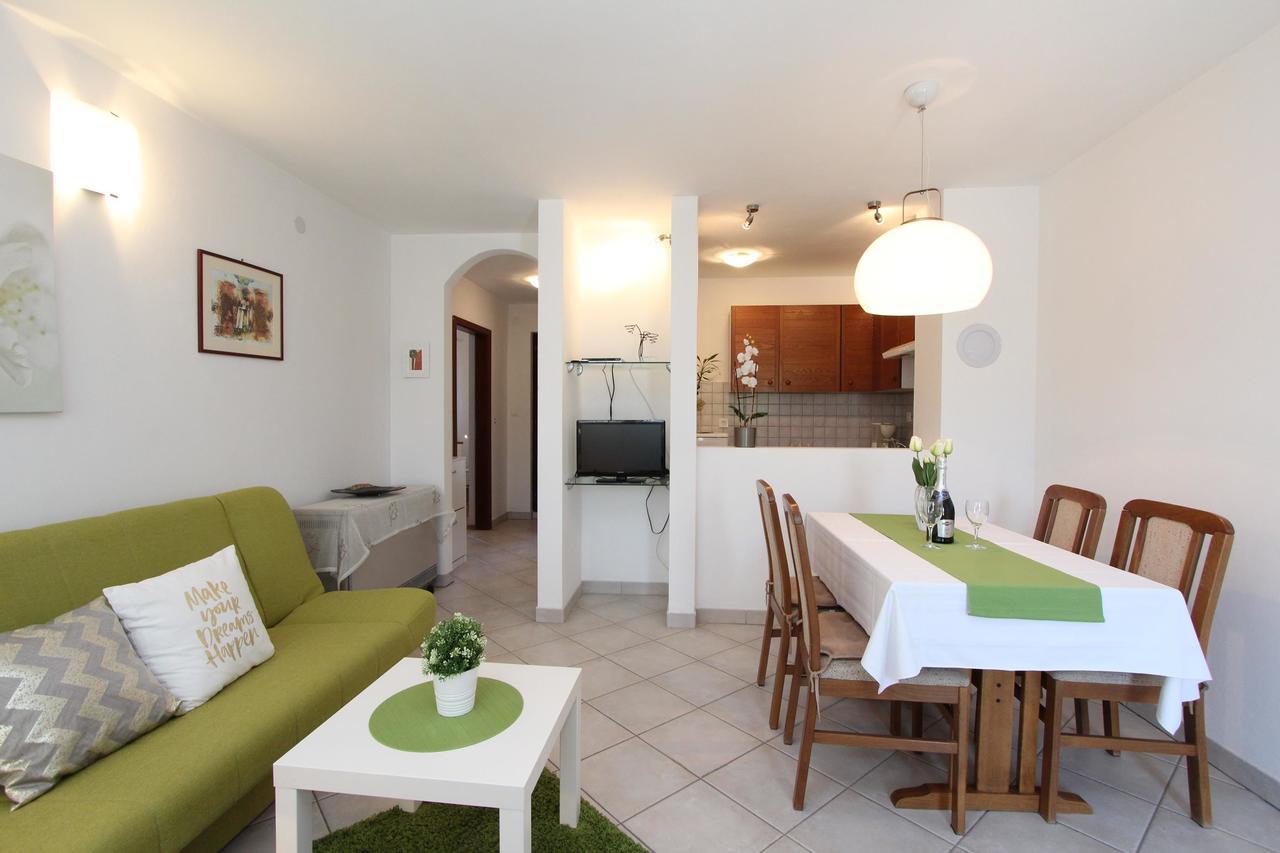 Apartment Irena Pula Bagian luar foto